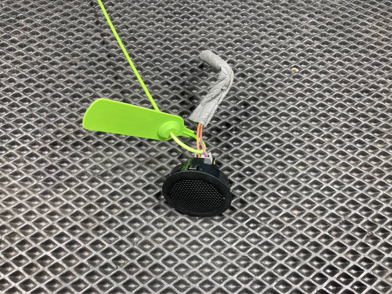 динамик Jaguar F-Pace 1 поколение X761 2017, 3.0 л., AJ 126, бензин, АКПП, внедорожник 5 дв., DH5218808AA, T4N3828 - фото №1