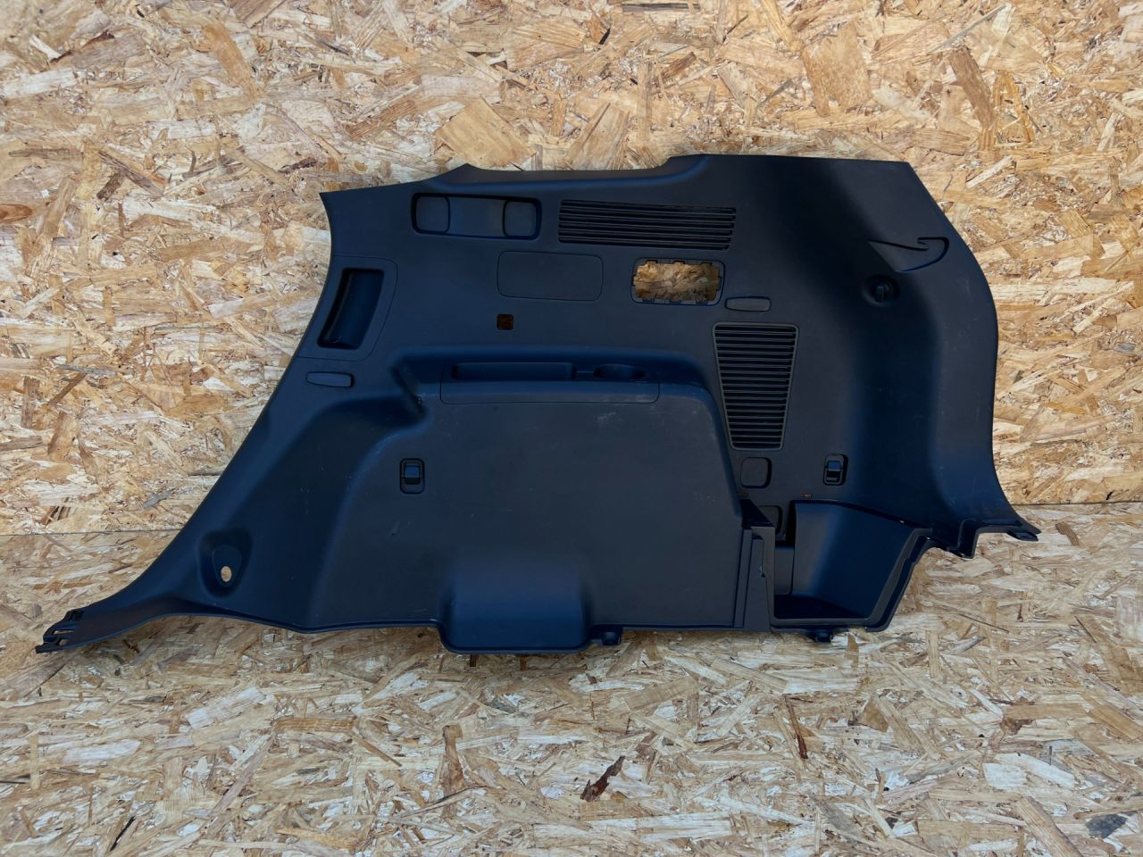 обшивка багажника Kia Sorento 4 поколение 2023, 2.5 л., бензин, АКПП, внедорожник 5 дв., передний привод, 85740R5230WK - фото №1