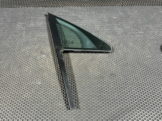 форточка передняя правая Porsche Macan 1 поколение 2015, 3.0 л., MCT.MA, бензин, АКПП, внедорожник 5 дв., 95B845114