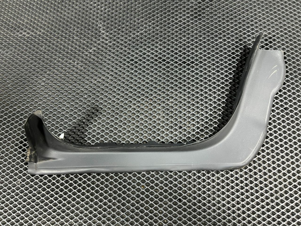 водосток крышки багажника BMW 7 серия G11/G12 (2015 - 2026), бензин, АКПП, седан, 51497364425, 7364425 - фото №1