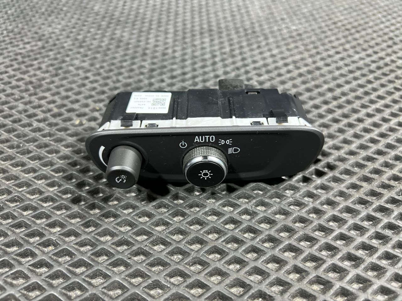 переключатель света Chevrolet Trax 2 поколение 2023, 1.2 л., бензин, АКПП, внедорожник 5 дв., 85651914 - фото №1