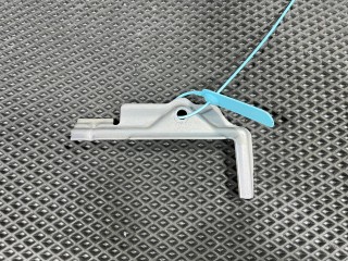 крепление аккумулятора Volkswagen Taos 1 поколение 2023, 1.5 л., DNKA, бензин, АКПП, внедорожник 5 дв., передний привод, 5Q0803219C