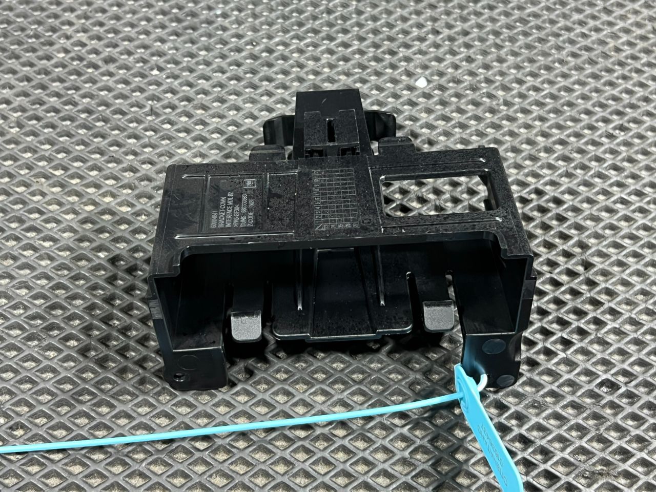 кронштейн (крепление) Buick Envista 1 поколение 2024, 1.2 л., бензин, АКПП, внедорожник 5 дв., 60004841 - фото №1