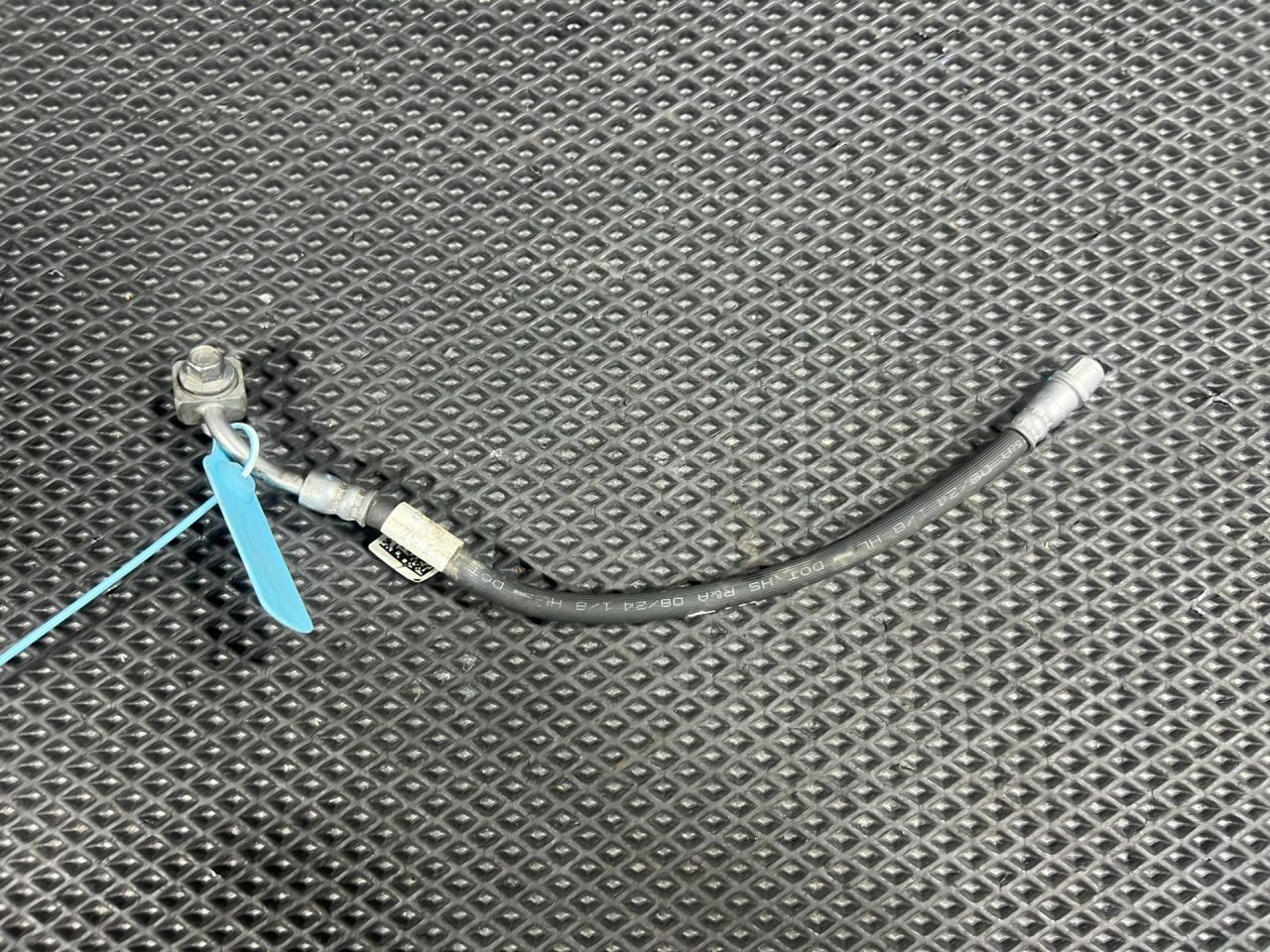 шланг тормозной Chevrolet Trax 2 поколение 2024, 1.2 л., бензин, АКПП, внедорожник 5 дв., передний привод, 60004389, 60004384 - фото №1