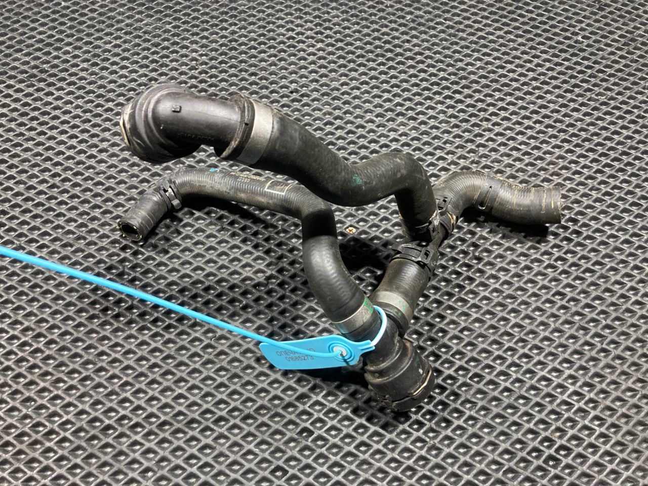 патрубок (трубопровод, шланг) Audi A4 B9 2015, 2.0 л., бензин, АКПП, седан, 8W0122449BG - фото №1