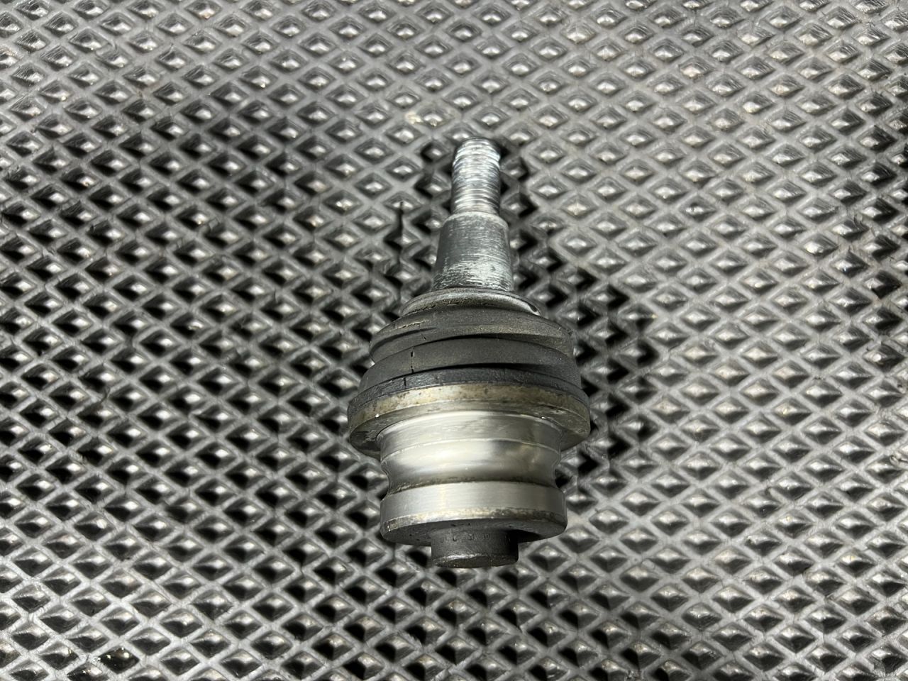 шаровая опора Audi S8 D4 2013, 4.0 л., CGTA, бензин, АКПП, седан, 4H0407689A, 4H0407689 - фото №1