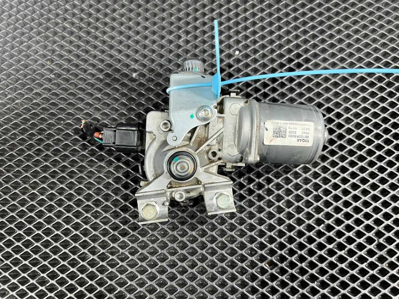 моторчик передних стеклоочистителей (дворников) Kia Sorento 4 поколение 2023, 2.5 л., бензин, АКПП, внедорожник 5 дв., передний привод, 98100-R5000 - фото №1