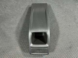 консоль салона Chevrolet Trax 2 поколение 2024, 1.2 л., LIH, бензин, АКПП, внедорожник 5 дв., передний привод, 42848066