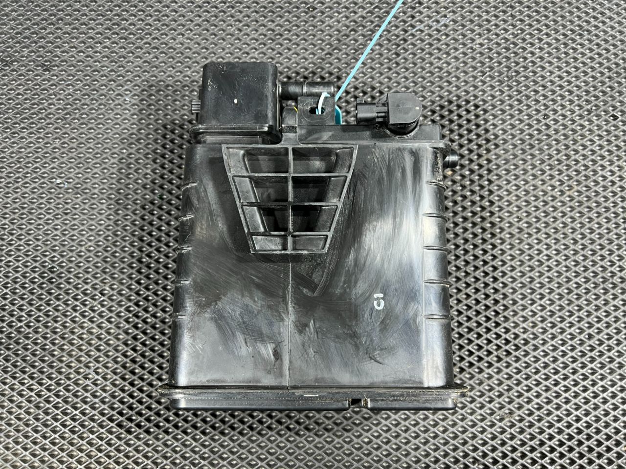 адсорбер Chevrolet Trax 2 поколение 2024, 1.2 л., бензин, АКПП, внедорожник 5 дв., передний привод, 42843292 - фото №1