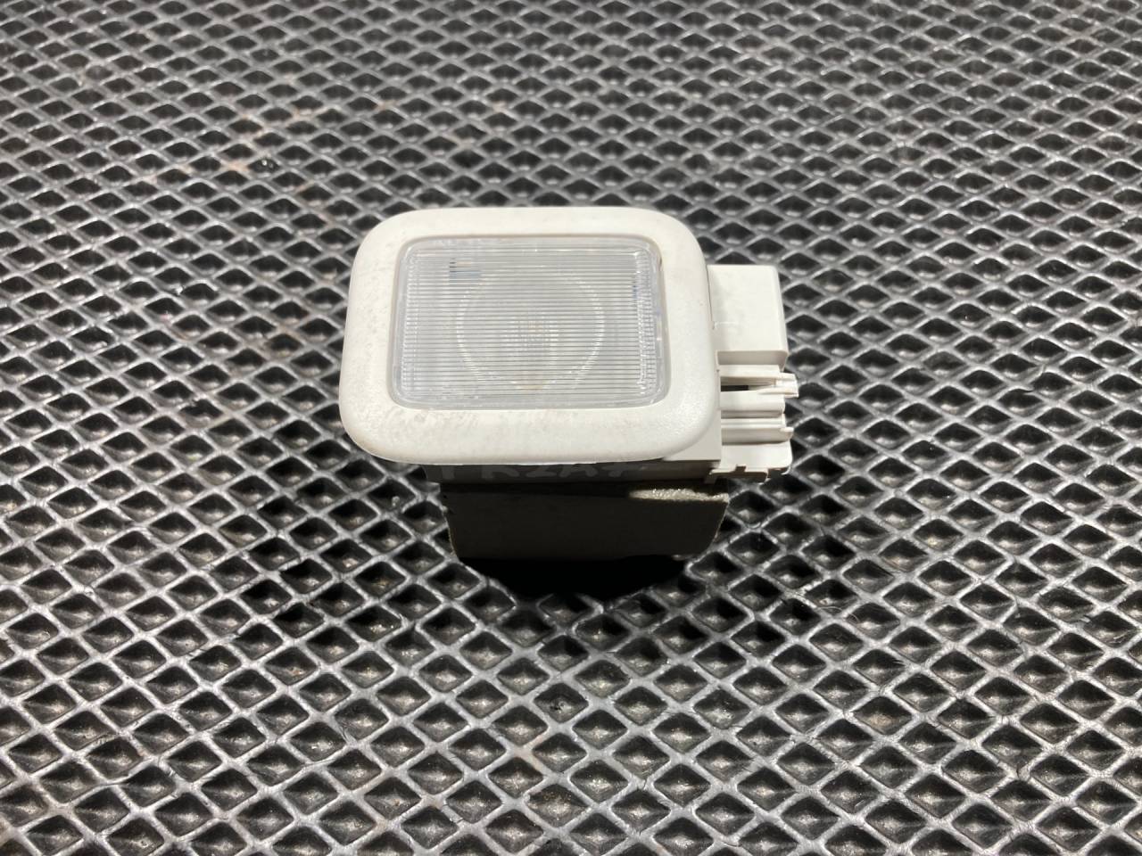 фонарь салона (плафон) Ford Bronco Sport 1 поколение 2020, 1.5 л., бензин, АКПП, внедорожник 5 дв., LJ6A-13K767-AB3HV1 - фото №1