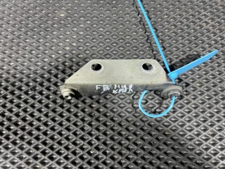 крепление ( кронштейн ) крыла Audi S8 D4 2013, 4.0 л., CGTA, бензин, АКПП, седан, 4H0810864B