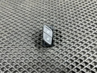 кнопка центрального замка Chevrolet Trax 2 поколение 2024, 1.2 л., бензин, АКПП, внедорожник 5 дв., передний привод, 84629910, 13423093, 87816456