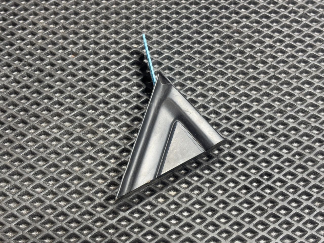 молдинг крыла Volkswagen Taos 1 поколение 2021, 1.5 л., DNKA, бензин, АКПП, внедорожник 5 дв., 2GJ853272 - фото №1