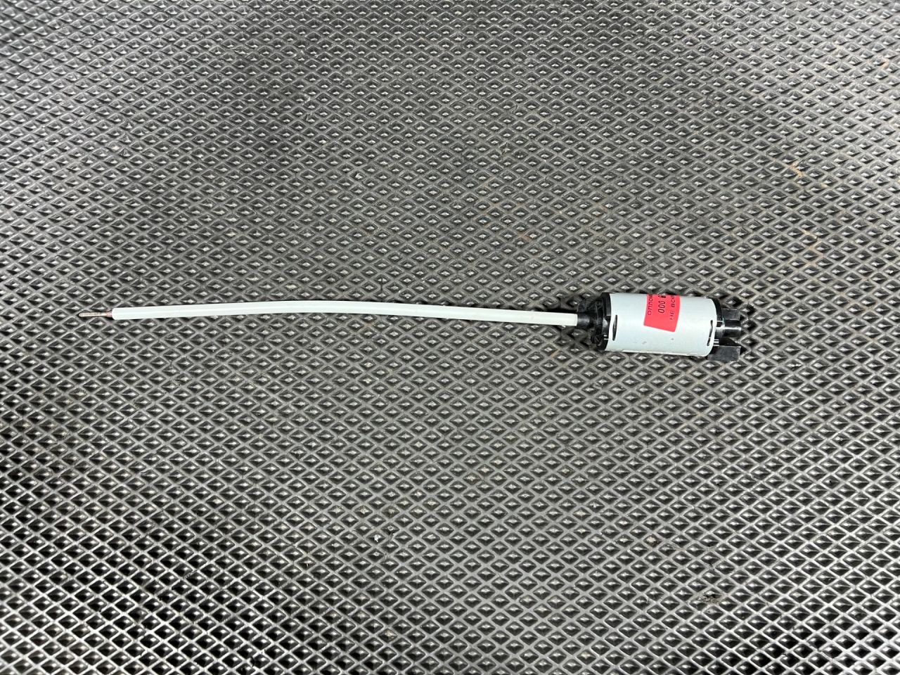 моторчик регулировки сиденья Volkswagen Taos 1 поколение 2023, 2.0 л., бензин, АКПП, внедорожник 5 дв., 178480602, 5QF881183C - фото №1