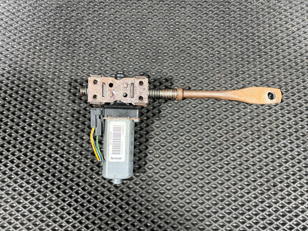 моторчик регулировки сиденья Land Rover Range Rover Evoque L538 2013, 2.0 л., бензин, АКПП, внедорожник 5 дв., 984685106 - фото №1