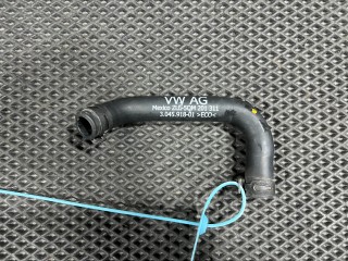 патрубок (трубопровод, шланг) Volkswagen Taos 1 поколение 2023, 1.5 л., DNKA, бензин, АКПП, внедорожник 5 дв., передний привод, 5QM201311