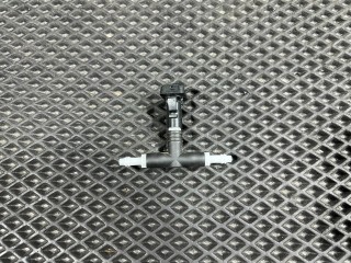 форсунка омывателя лобового стекла Chevrolet Trax 2 поколение 2023, 1.2 л., бензин, АКПП, внедорожник 5 дв., 42734806