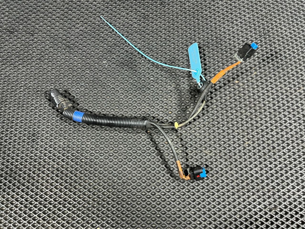 датчик детонации Kia Sorento 4 поколение 2023, 2.0 л., G4KA, бензин, АКПП, внедорожник 5 дв., передний привод, 39250-2S200 - фото №1