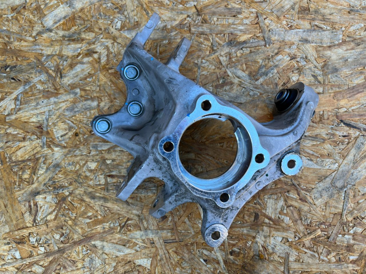 кулак задний правый Kia Sorento 4 поколение 2023, 2.5 л., бензин, АКПП, внедорожник 5 дв., передний привод, 52711-P2000 - фото №1