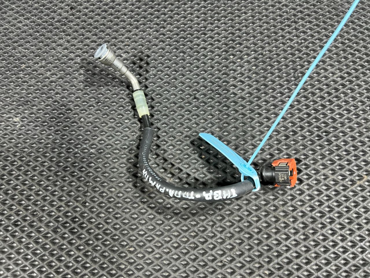 трубка топливная Kia Sorento 4 поколение 2023, 2.0 л., G4KA, бензин, АКПП, внедорожник 5 дв., передний привод, 353062S200 - фото №1