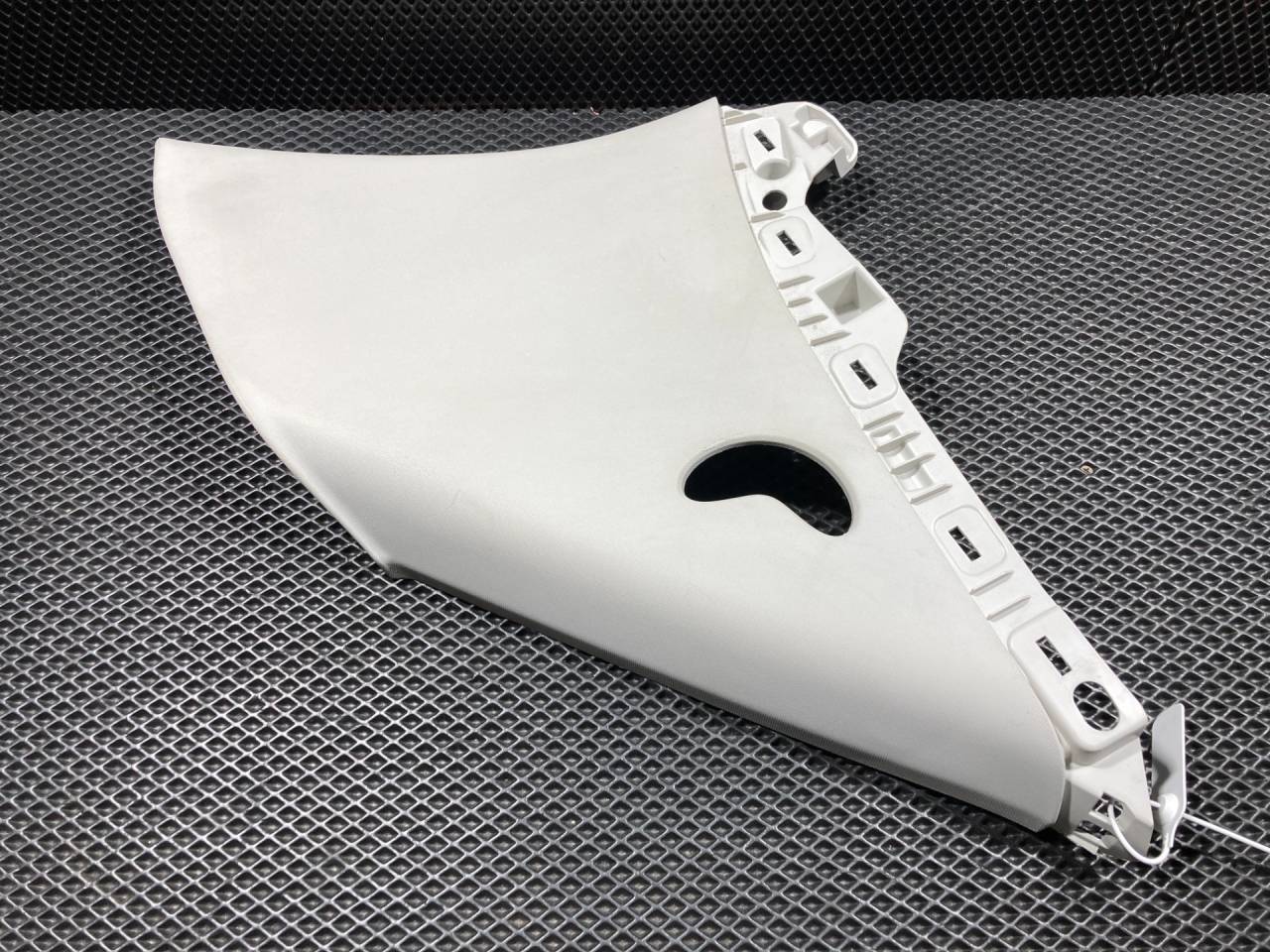 обшивка салона Ford Bronco Sport 1 поколение 2020, 1.5 л., бензин, АКПП, внедорожник 5 дв., M1PBS31465A, M1PB-S31011-AE - фото №1