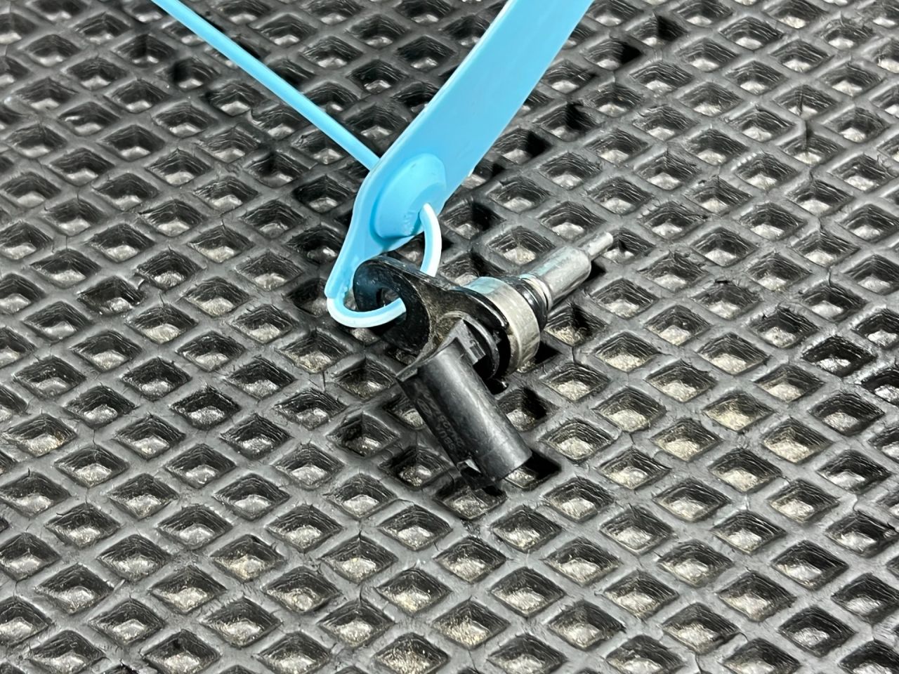 датчик температуры двигателя Kia K5 3 поколение 2022, 1.6 л., G4FP, бензин, АКПП, 392202M425 - фото №1