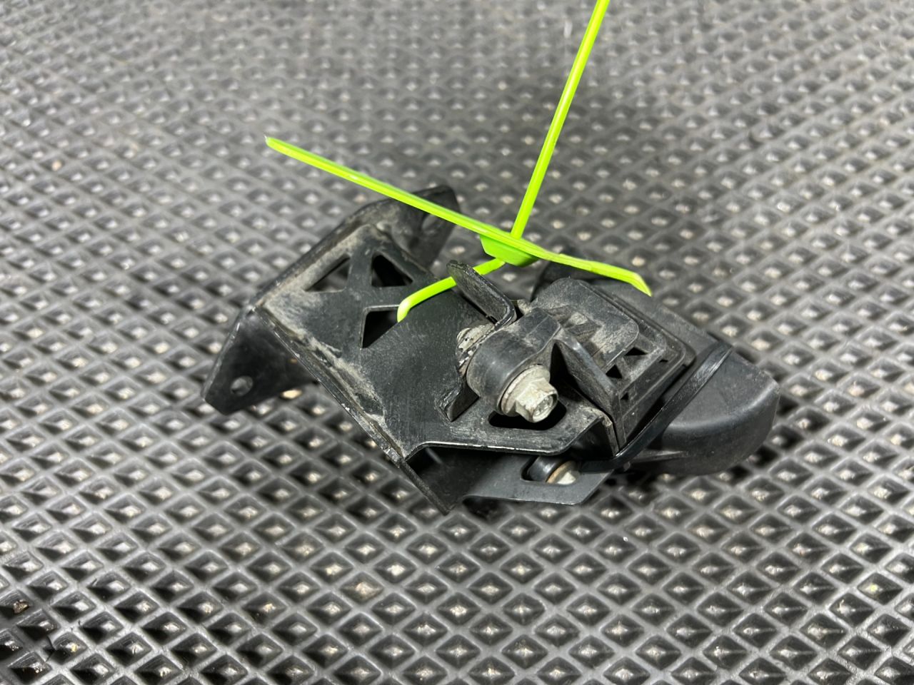 кронштейн радиатора Jaguar XF X260 2017, 3.0 л., бензин, АКПП, седан, T2H3711, T2H42340, T2H30031, T2H44767, T2H25175, T2H53098, GX738A291CD, T2H4076 - фото №1