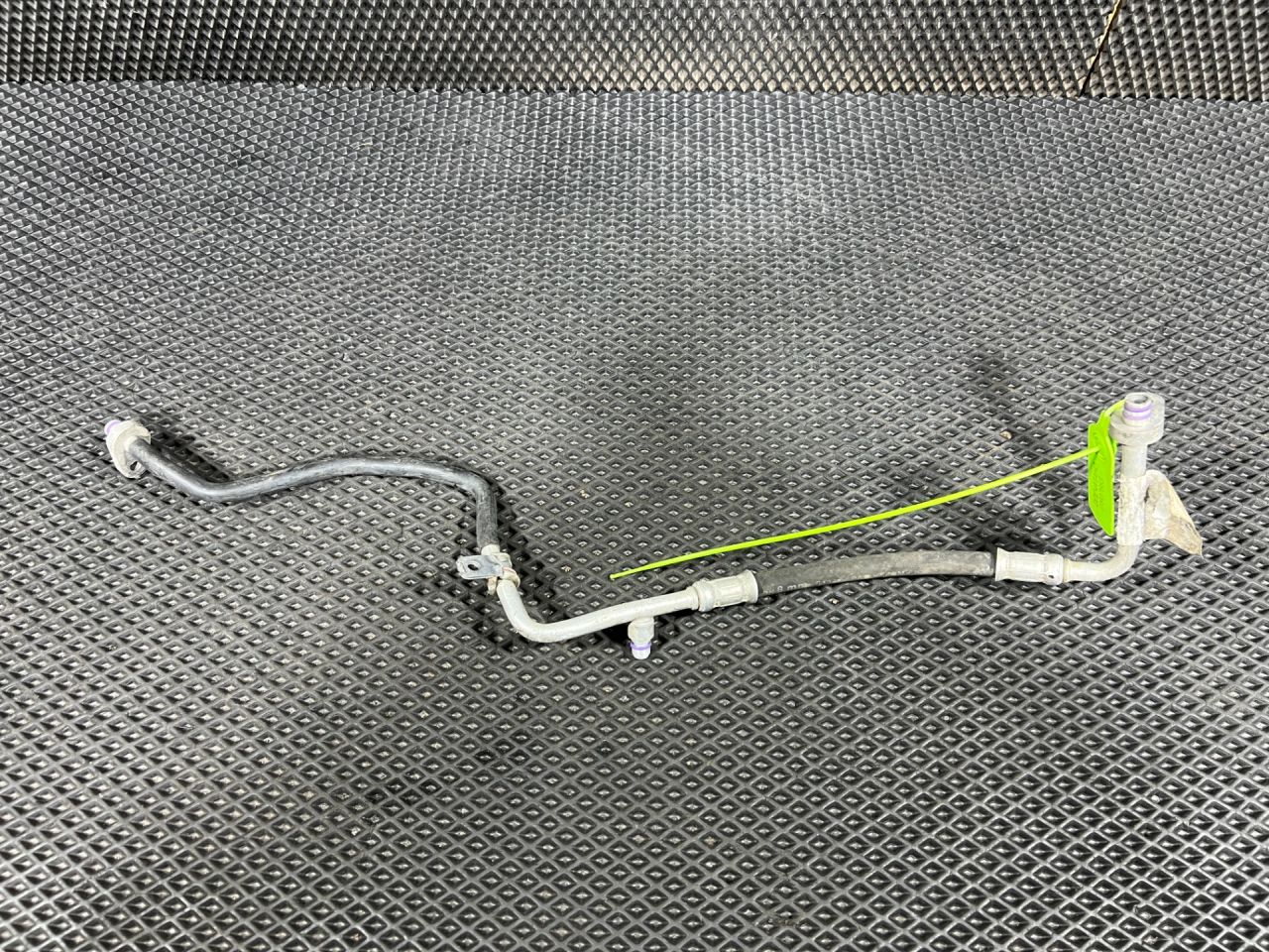 трубка кондиционера Jaguar XE 1 поколение X760 2016, 3.0 л., AJ 126, бензин, АКПП, седан, T2H6667, LR091477, GX7319N648BB - фото №1