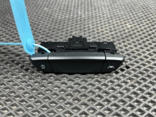 кнопка (выключатель) Chevrolet Trax 2 поколение 2024, 1.2 л., бензин, АКПП, внедорожник 5 дв., передний привод, 42749028