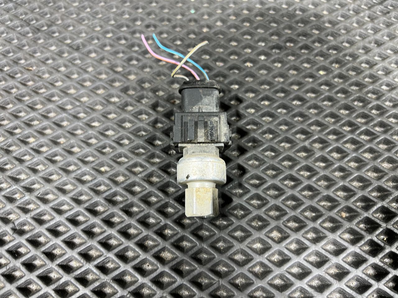 датчик кондиционера Land Rover Discovery Sport 1 поколение 2015, 2.0 л., бензин, АКПП, внедорожник 5 дв., 31292004, LR012018, LR002652, LR004079 - фото №1