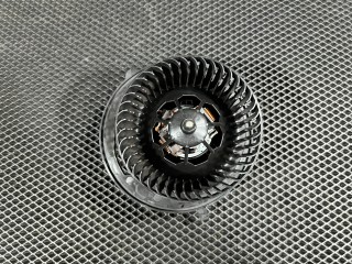 моторчик печки Volkswagen Tiguan 2 поколение [рестайлинг] 2024, 2.0 л., DTEA, бензин, АКПП, внедорожник 5 дв., полный привод, 5Q1819021H