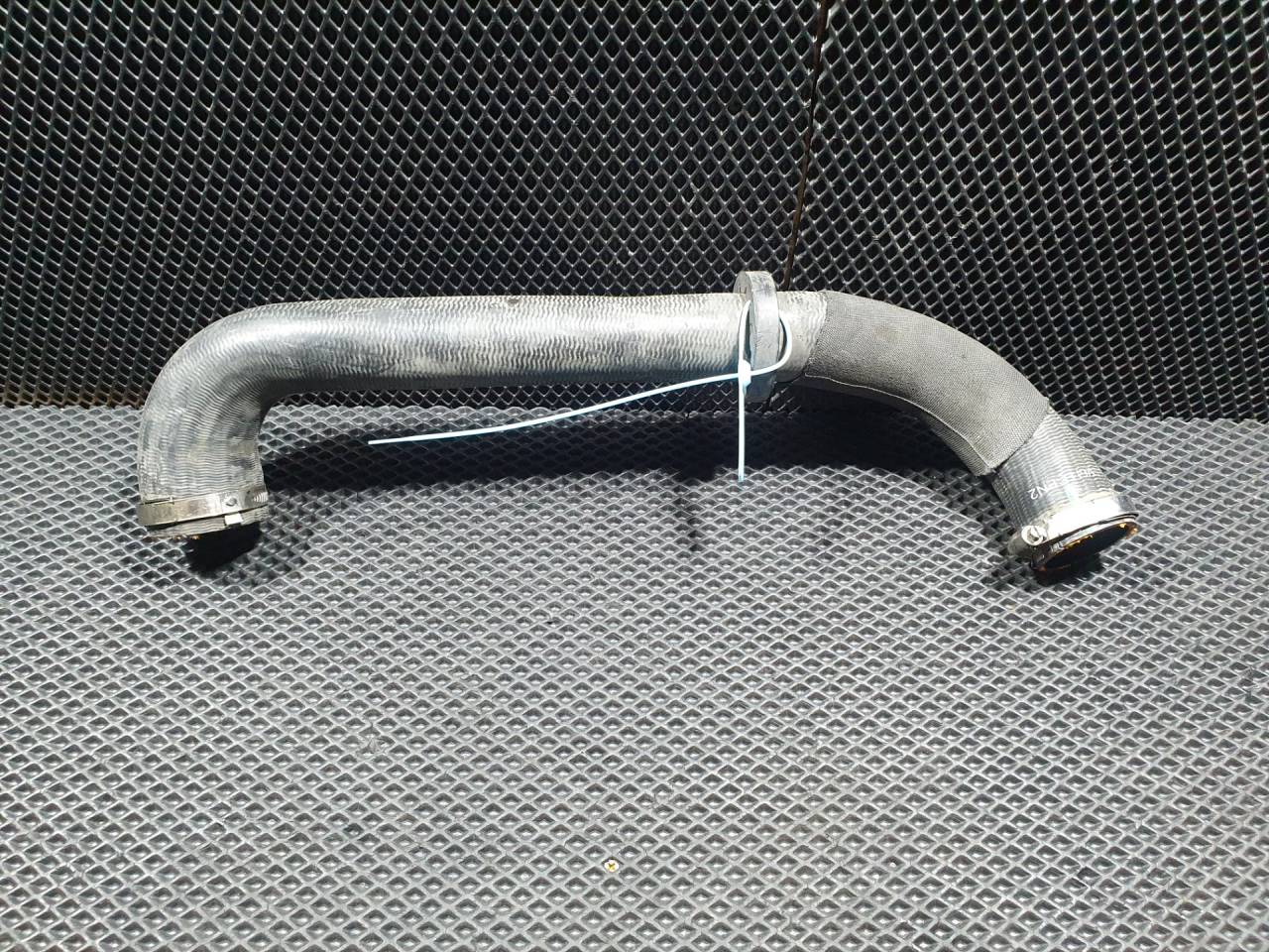 патрубок (трубопровод, шланг) Land Rover Range Rover Sport 2 поколение 2016, 3.0 л., 306DT, дизель, АКПП, внедорожник 5 дв., LR062413, LR088290, FPLA6N650CB - фото №1