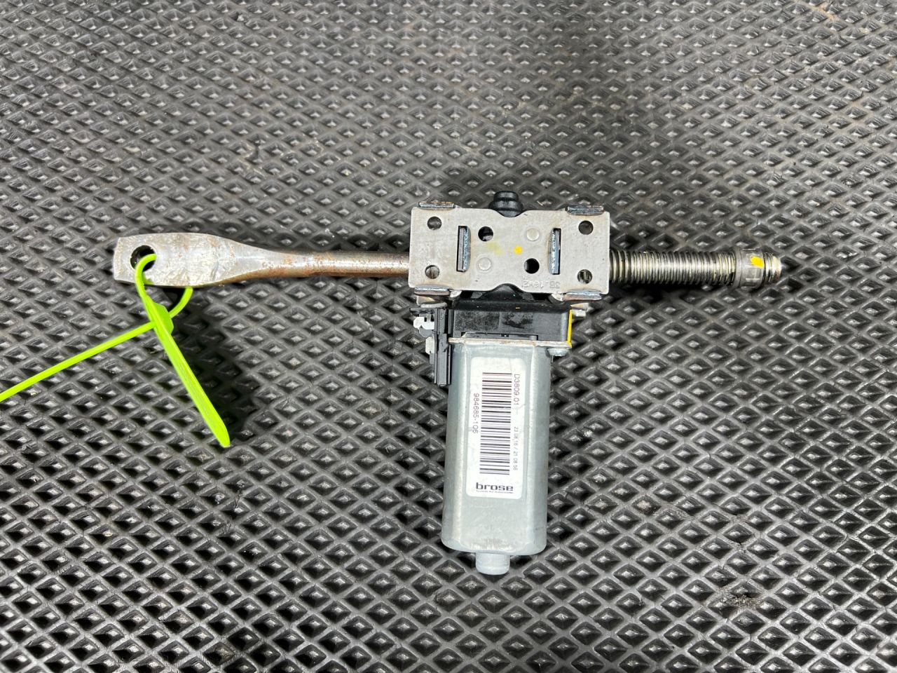 моторчик регулировки сиденья Land Rover Range Rover Evoque L538 2013, 2.0 л., бензин, АКПП, внедорожник 5 дв., 984685106 - фото №1