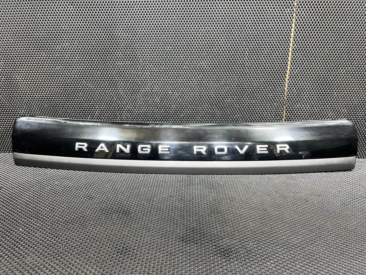 накладка двери (крышки) багажника Land Rover Range Rover Sport 2 поколение L494 2014, 5.0 л., 508PS, бензин, АКПП, внедорожник 5 дв., CH3242540AD, CH3242540DD, LR030911 - фото №1
