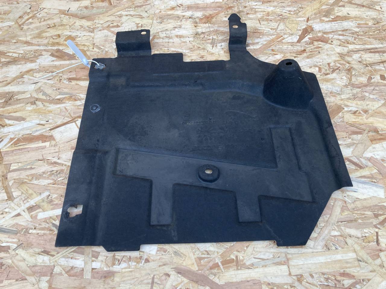 защита днища Jaguar XE 1 поколение X760 2016, 3.0 л., AJ 126, бензин, АКПП, GX73-104C20-BD, T4N13817, T4N6761 - фото №1