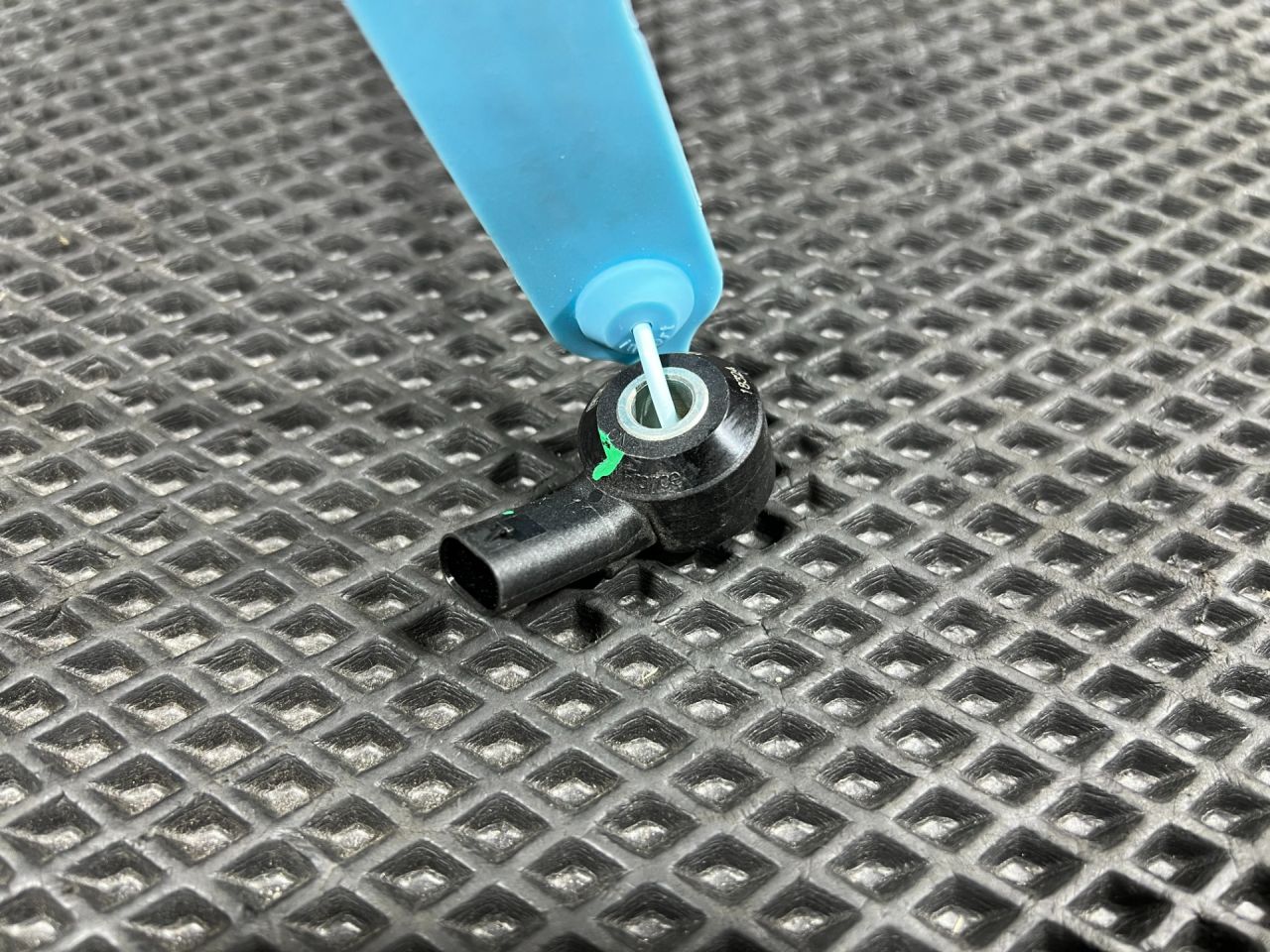 датчик детонации Chevrolet Trax 2 поколение 2024, 1.2 л., бензин, АКПП, внедорожник 5 дв., передний привод, 55494828, 12737721 - фото №1