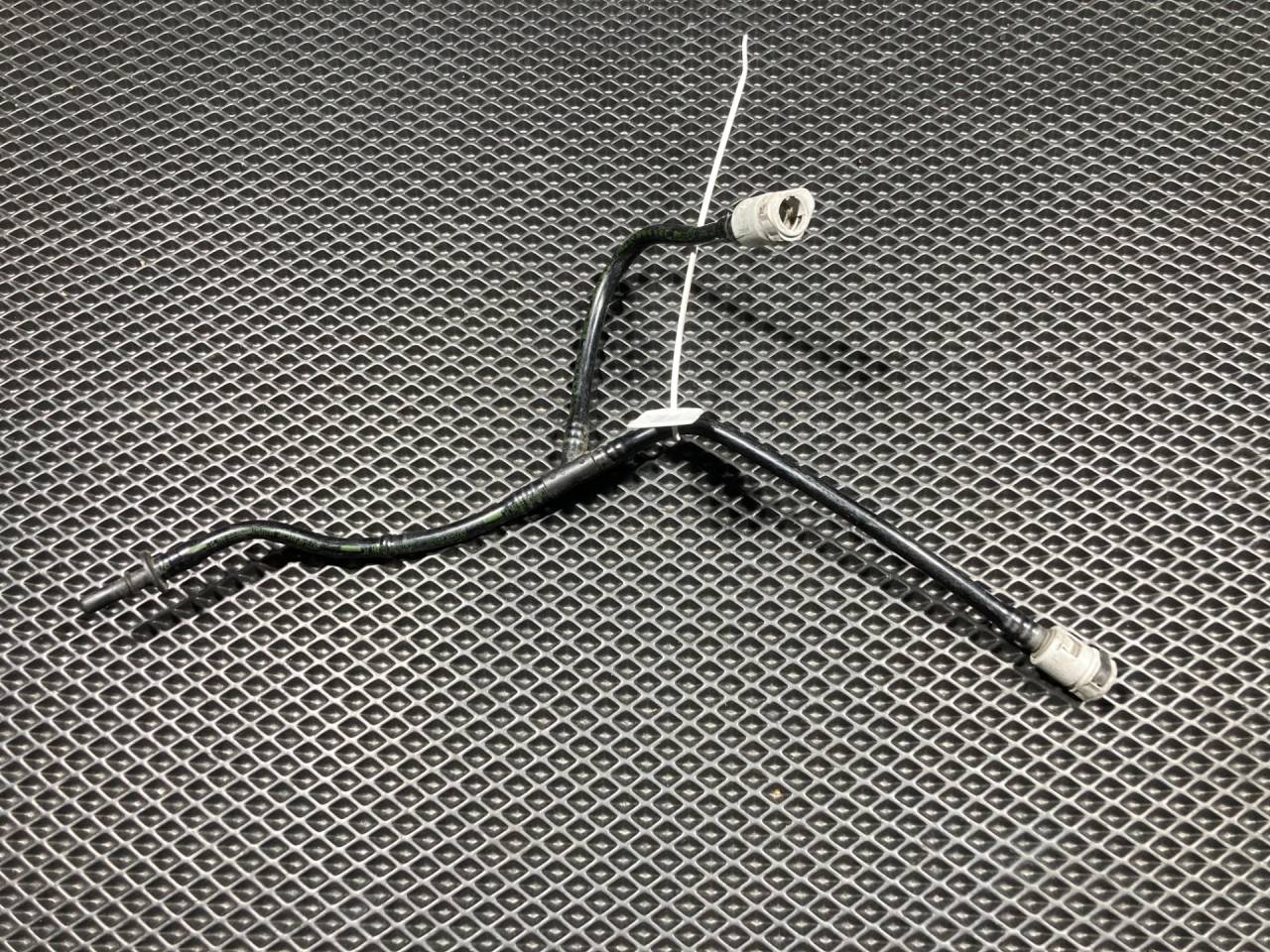 трубка вакуумная усилителя тормозов Jaguar XE 1 поколение 2016, 2.0 л., 204PT, бензин, АКПП, седан, GX739C491BC - фото №1