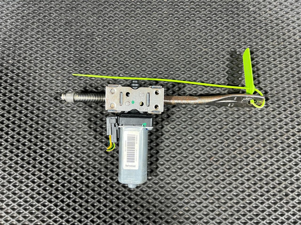 моторчик регулировки сиденья Land Rover Range Rover Evoque L538 2013, 2.0 л., бензин, АКПП, внедорожник 5 дв., 984685106 - фото №1