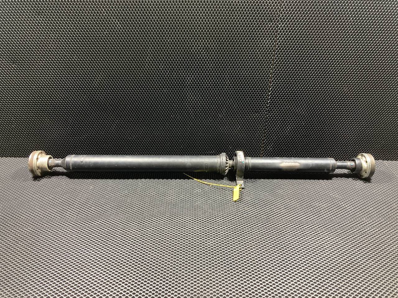 карданный вал Land Rover Range Rover Velar 1 поколение L560 2018, 3.0 л., 306PS, бензин, АКПП, внедорожник 5 дв., LR092693 - фото №1
