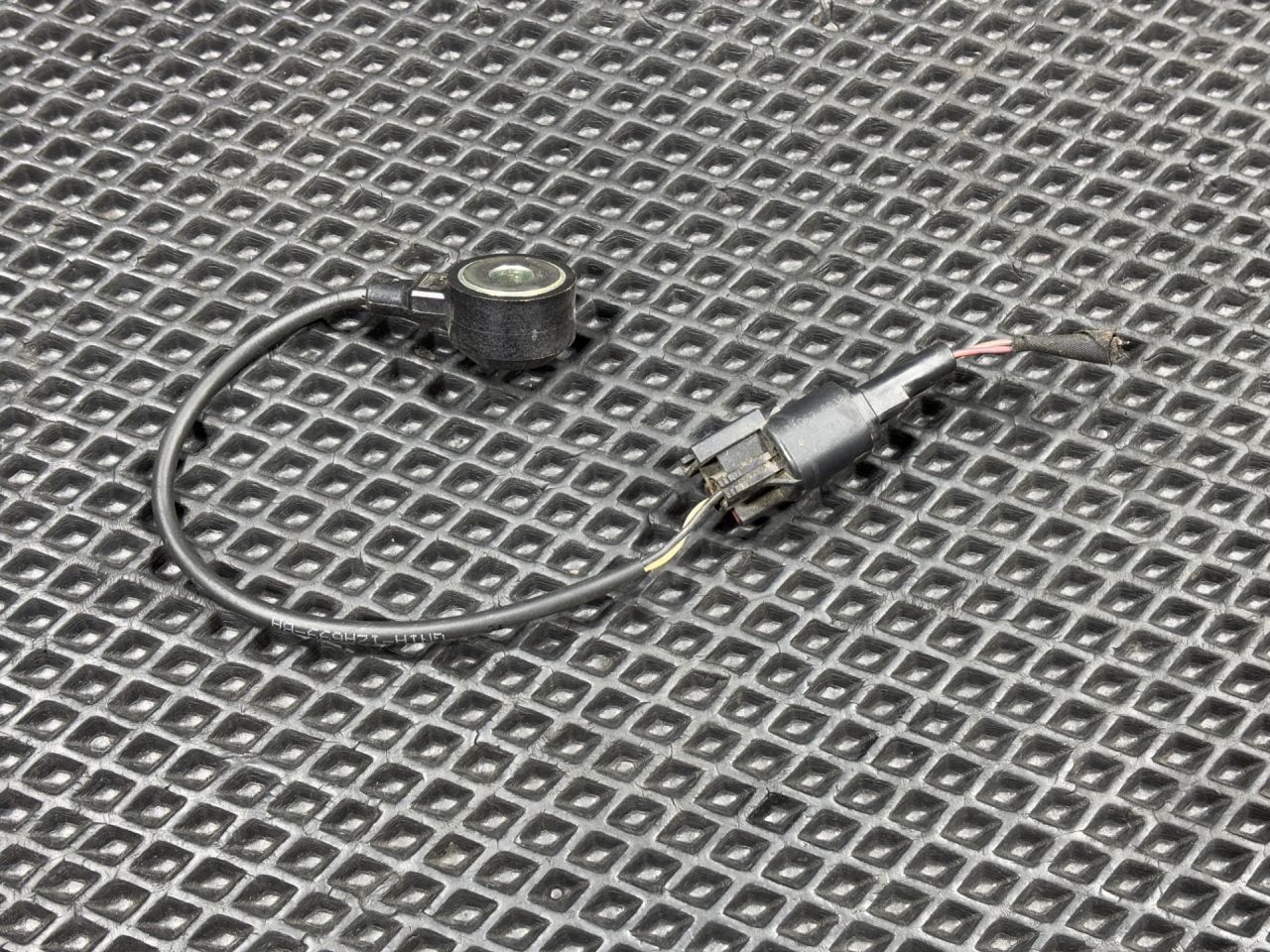 датчик детонации Ford Bronco Sport 1 поколение 2021, 1.5 л., бензин, АКПП, внедорожник 5 дв., GN1A12A699BA, 98MF12A699BA - фото №1