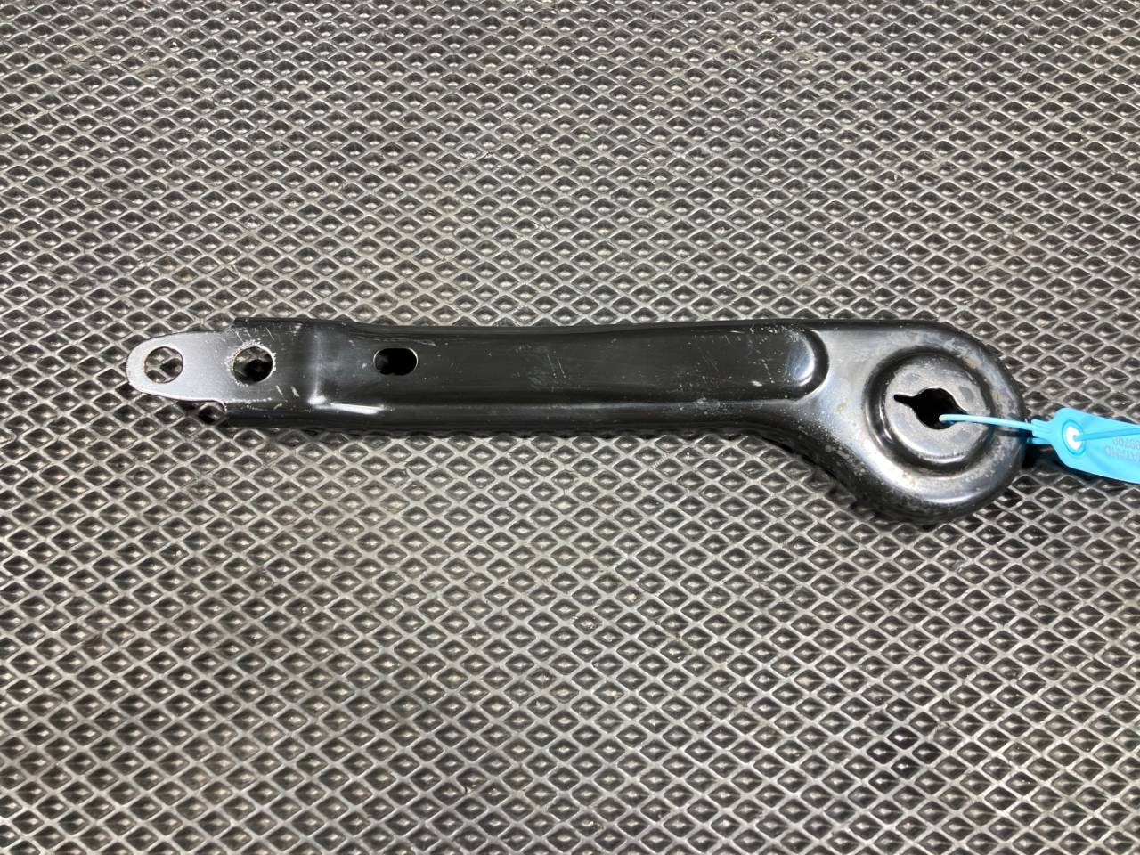 Кронштейн балки Kia K5 3 поколение 2020, 1.6 л., G4FP, бензин, АКПП, 55470L1000 - фото №1