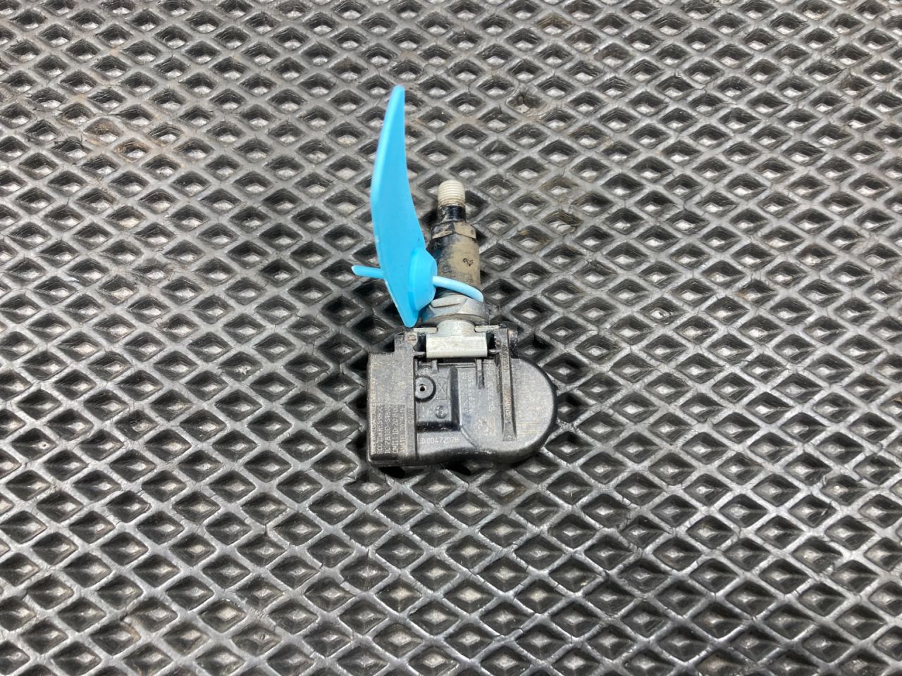 датчик давления в шине Land Rover Range Rover Sport 2 поколение 2015, 3.0 л., 306PS, бензин, АКПП, внедорожник 5 дв., FW931A159AB, GX631A159AA, C2D47173, LR070840, LR031712, LR058023, LR066378 - фото №1