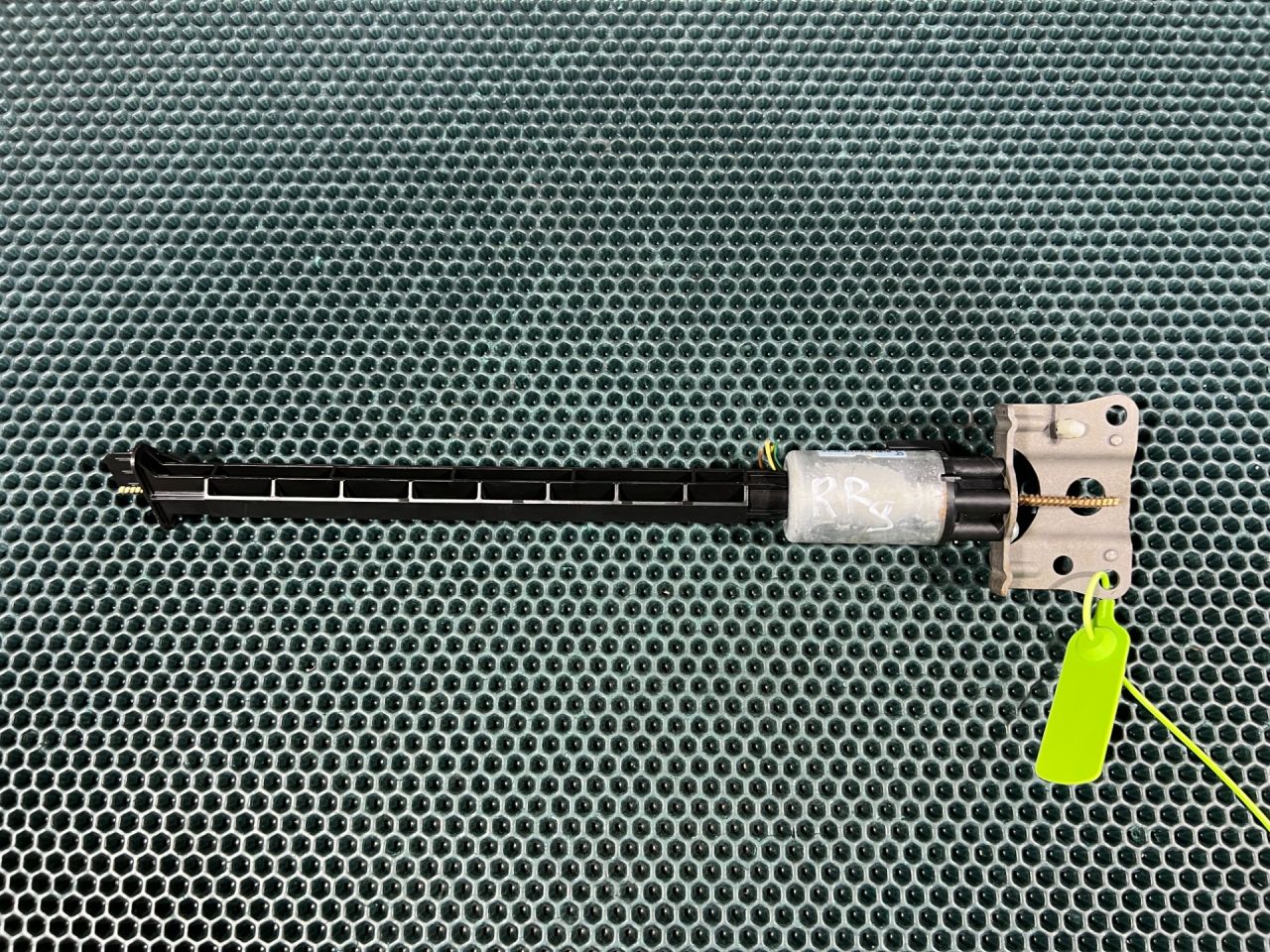 моторчик регулировки сиденья Land Rover Range Rover Sport 2 поколение 2016, 3.0 л., 306PS, бензин, АКПП, внедорожник 5 дв., HHL500260, HHL500270, 918531-101, C2D26718, C2C37176, C2C37177, LR028226 - фото №1