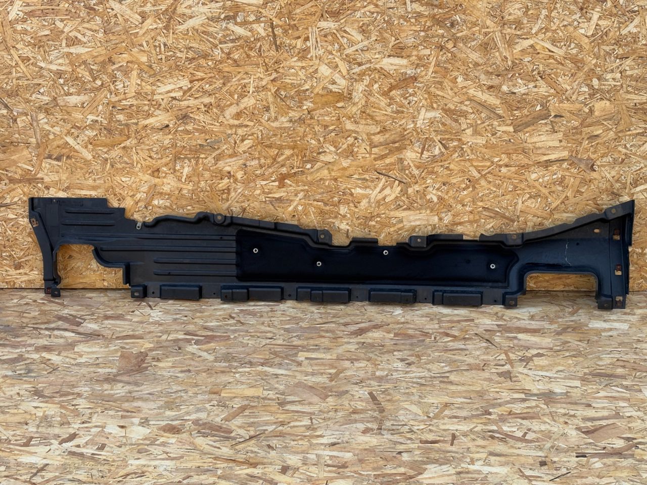 защита днища Land Rover Range Rover Sport 2 поколение 2014, 5.0 л., 508PS, бензин, АКПП, внедорожник 5 дв., LR124831, LR065324, FPLA104C21AD - фото №1