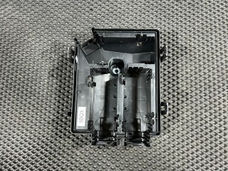 блок предохранителей Chevrolet Trax 2 поколение 2024, 1.2 л., бензин, АКПП, внедорожник 5 дв., передний привод, 42833146