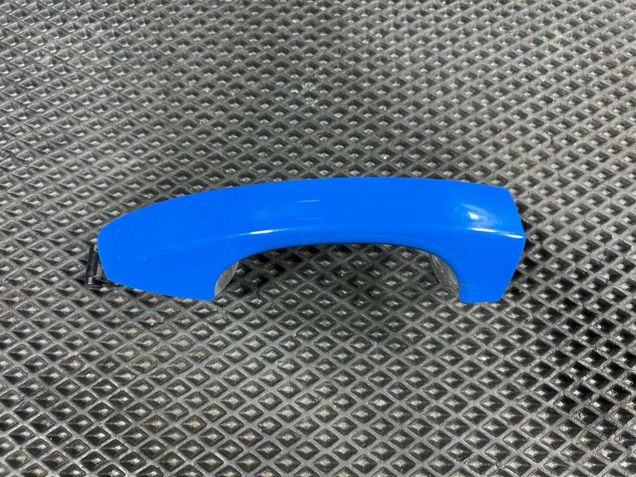 ручка наружная задняя правая Volkswagen Taos 1 поколение 2023, 1.5 л., DNKA, бензин, АКПП, внедорожник 5 дв., передний привод, 2GJ837206 - фото №1