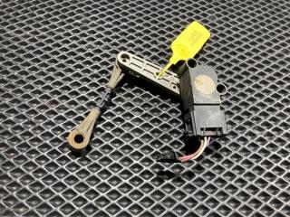 датчик дорожного просвета Jaguar F-Pace 1 поколение 2016, 3.0 л., AJ 126, бензин, АКПП, седан, T2H3167, LR090681, HK833C280DA, T4A3217