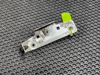 крепление ( кронштейн ) крыла Audi A8 D4/4H 2012, 4.2 л., CDRA, бензин, АКПП, седан, 4H0810438B