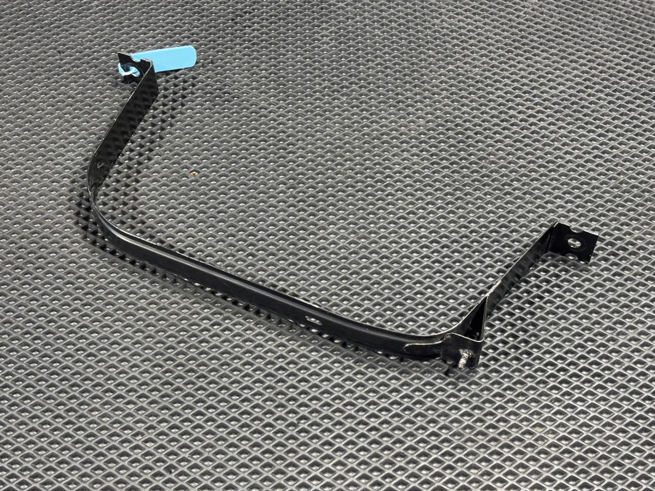 крепление бака топливного Volkswagen Taos 1 поколение 2021, 1.5 л., DNKA, бензин, АКПП, внедорожник 5 дв., 5WA201656 - фото №1