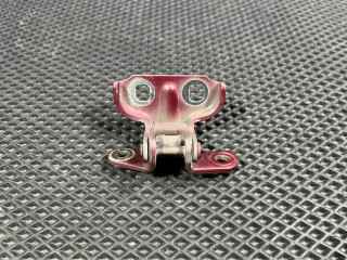 петля двери Chevrolet Trax 2 поколение 2023, 1.2 л., бензин, АКПП, внедорожник 5 дв., 13501714